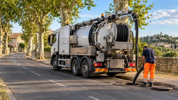 Camions hydrocureurs : 7 modèles incontournables à considérer